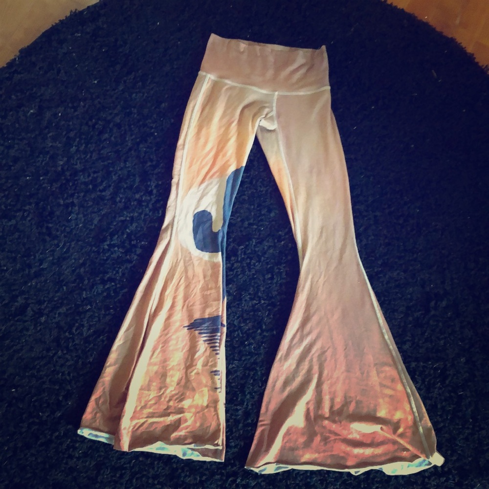 Xs NWOT teeki Bells